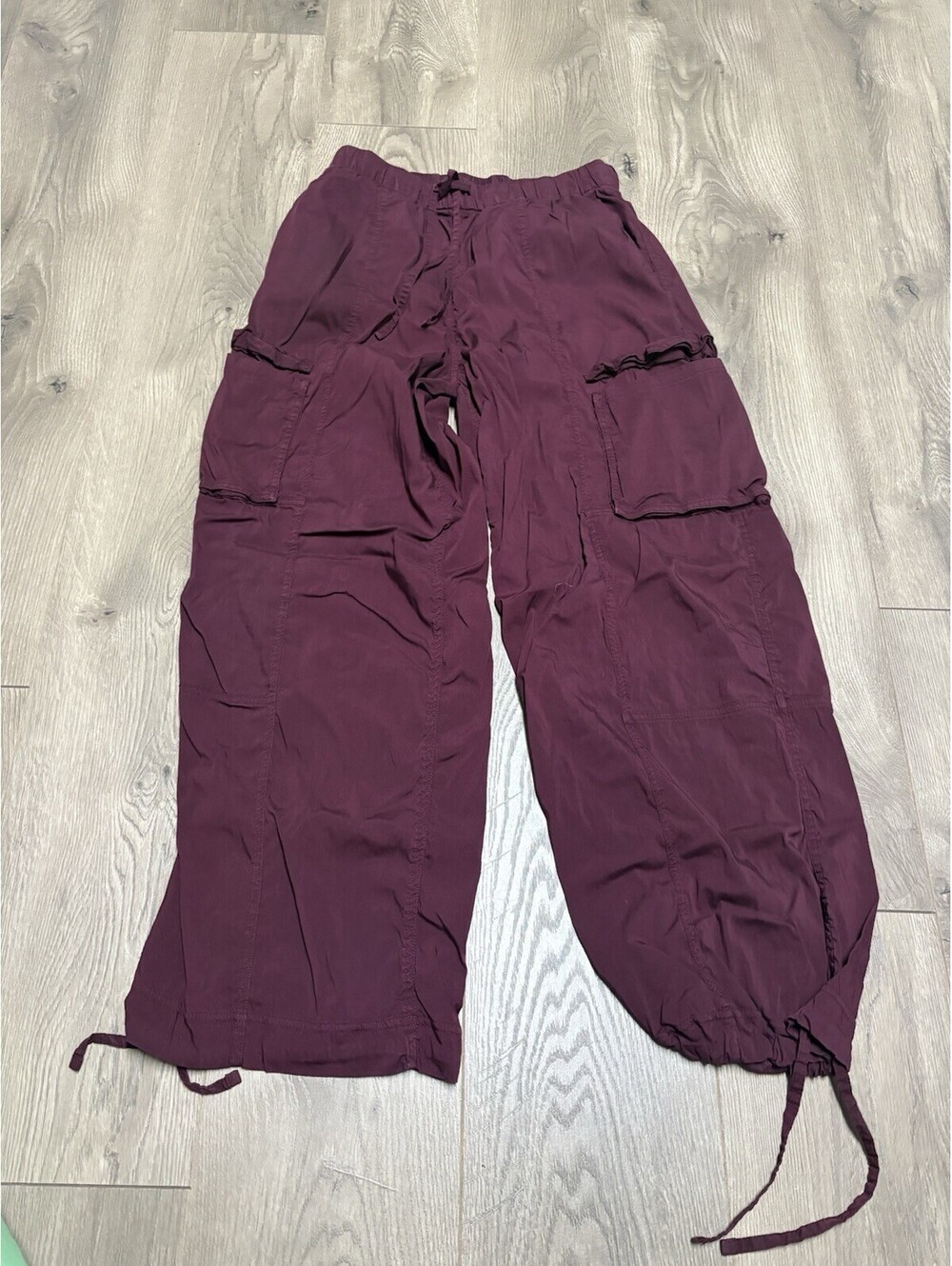 Lululemon Lightweight Adjustable Mid-Rise Cargo Pants Womens Size Small Maroon
